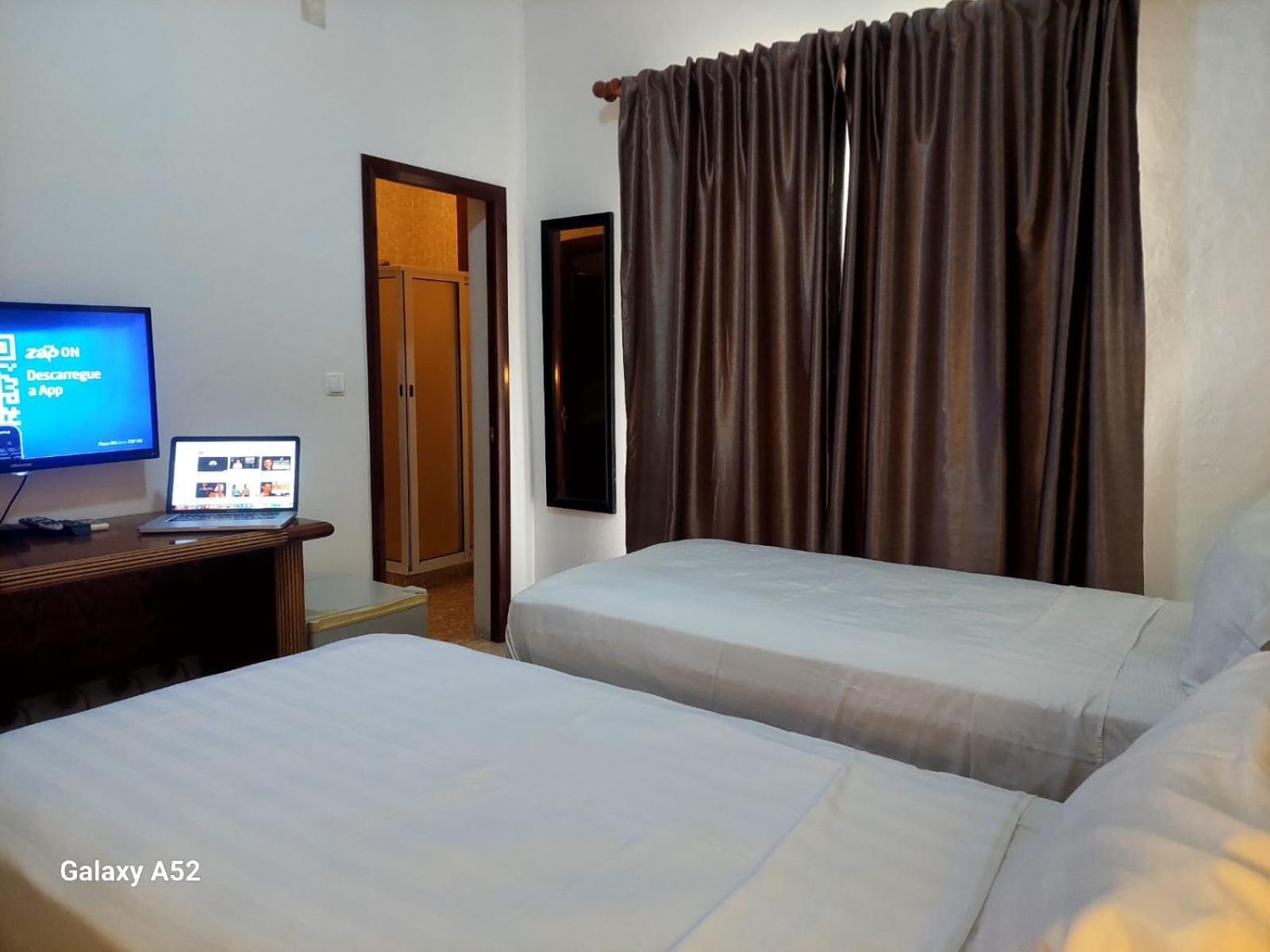 Hotel Residencial Ramire-Tour Benguela Bagian luar foto